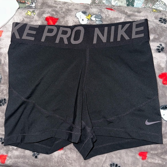 Nike Spandex Shorts 🖤 - Picture 1 of 2